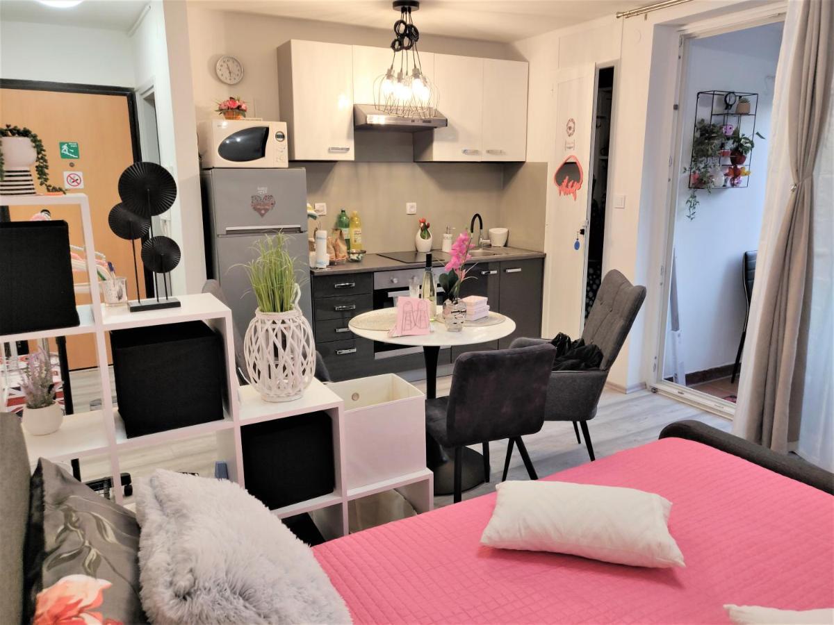 Apartments Mary & Free Parking Rovinj Eksteriør billede