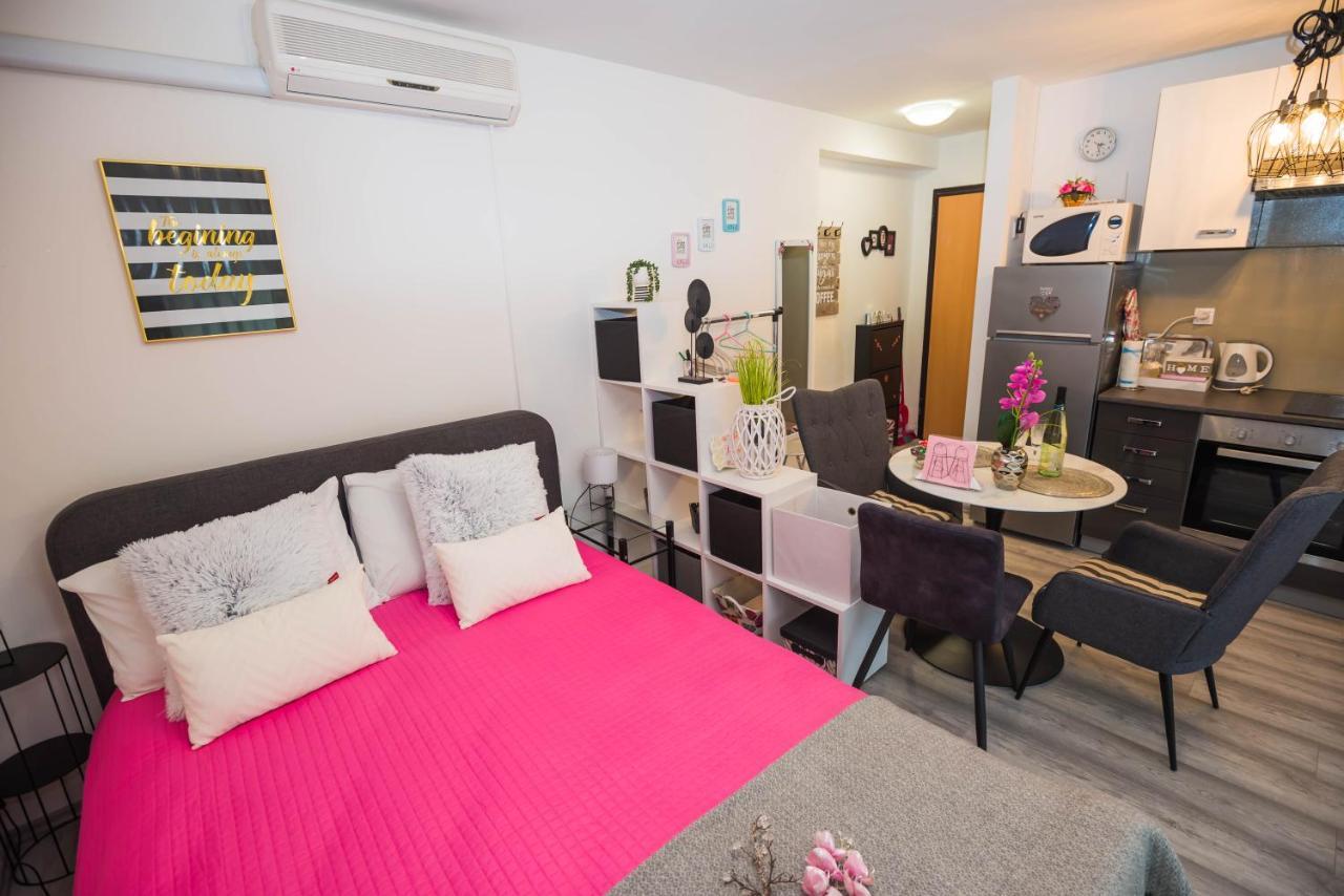 Apartments Mary & Free Parking Rovinj Eksteriør billede